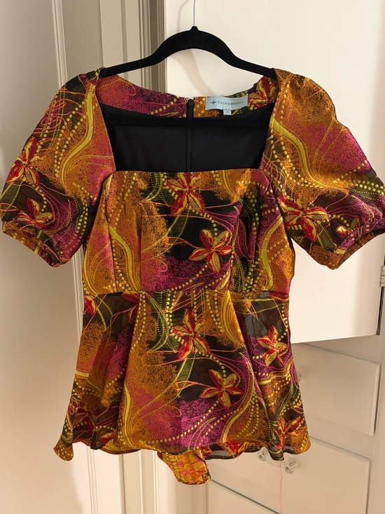 Tuckernuck Tops - NWOT Tuckernuck Multicolor Floral Square-Neck Peplum Top - Pink/Gold